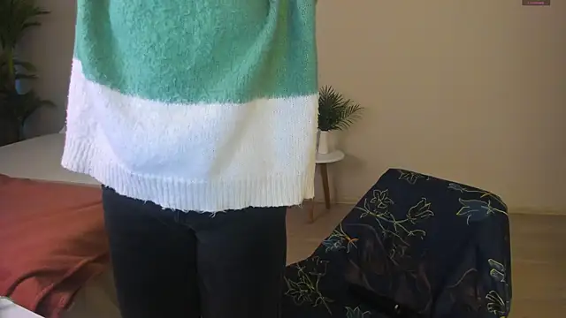 reb luvng online show from October 4, 2025, 2:07 pm