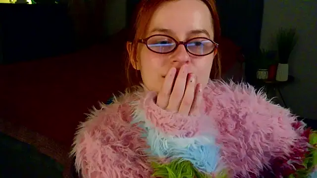 reb luvng online show from October 5, 2025, 1:57 pm