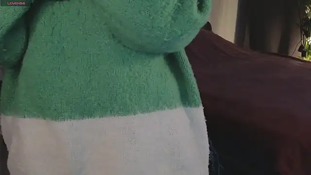 reb luvng online show from September 17, 2025, 1:57 pm