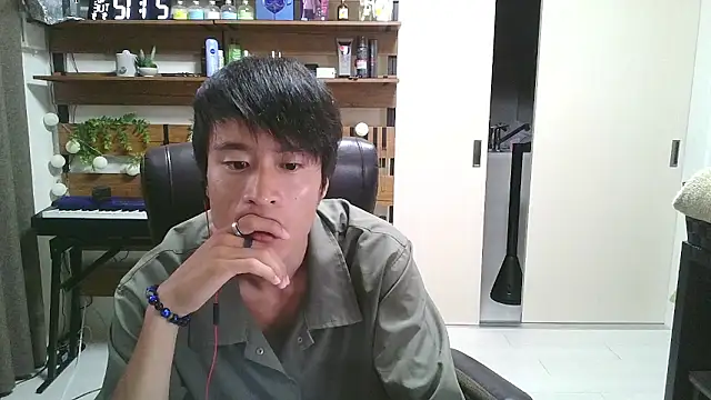 Snapshot of IroManager chatting on September 9, 2025, 12:14 pm IroManager online show from September 9, 2025, 12:14 pm