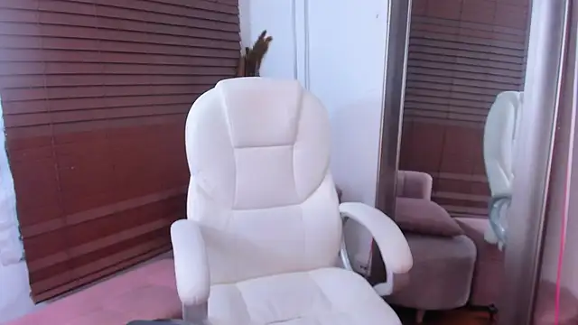 Snapshot of Irina_bx chatting on October 4, 2025, 9:16 pm Irina bx online show from October 4, 2025, 9:16 pm