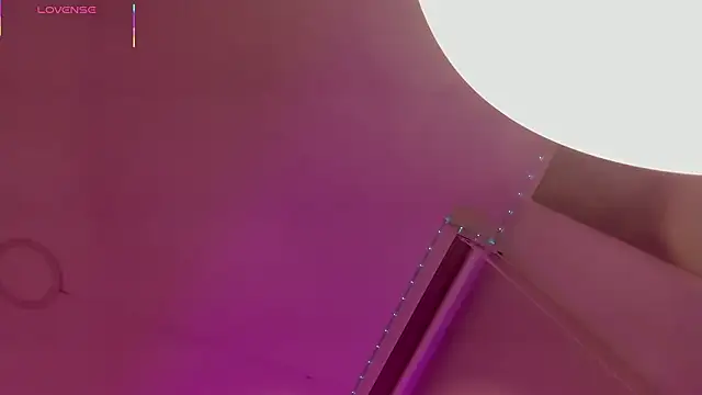 Oriana Guzman online show from February 9, 2026, 11:03 pm