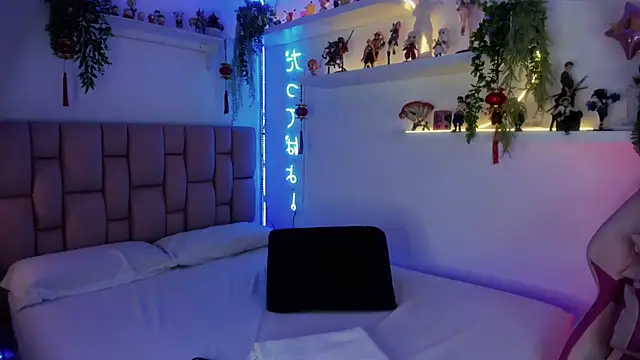 albaismynameX online show from February 21, 2025, 12:06 pm