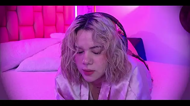 albaismynameX online show from March 5, 2026, 12:13 pm