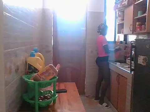 Snapshot of hotgal1112 chatting on October 13, 2025, 10:28 am hotgal1112 online show from October 13, 2025, 10:28 am