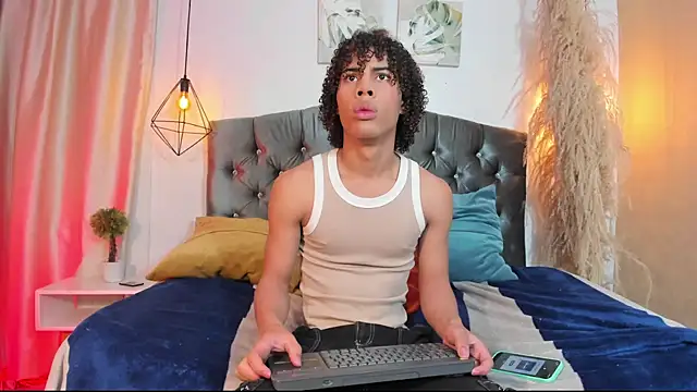 Snapshot of kleo_helenos chatting on October 13, 2025, 1:40 am kleo helenos online show from October 13, 2025, 1:40 am