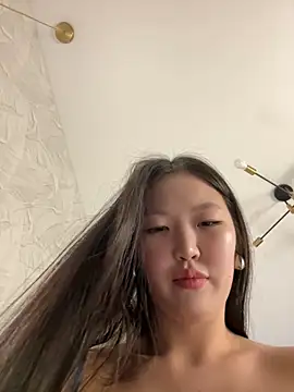 Aiko Yumi online show from December 4, 2024, 5:16 pm