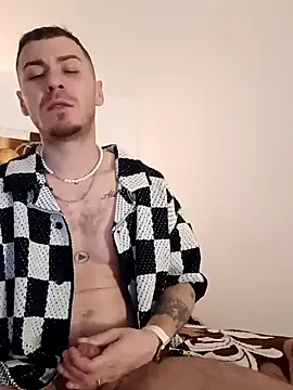 Snapshot of BenDover313OF chatting on December 17, 2024, 3:39 am BenDover313OF online show from December 17, 2024, 3:39 am