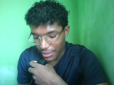 Oliveira2344 online show from April 17, 2026, 1:25 pm