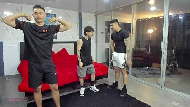 Snapshot of badguyss_bisex chatting on March 4, 2026, 11:40 am badguyss bisex online show from March 4, 2026, 11:40 am