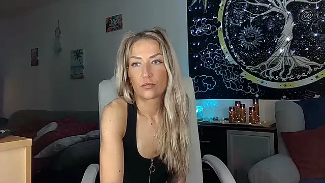 SexxyLiviaa online show from February 19, 2025, 7:05 pm