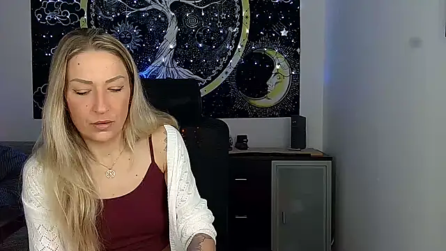 Snapshot of SexxyLiviaa chatting on February 14, 2026, 1:28 am SexxyLiviaa online show from February 14, 2026, 1:28 am