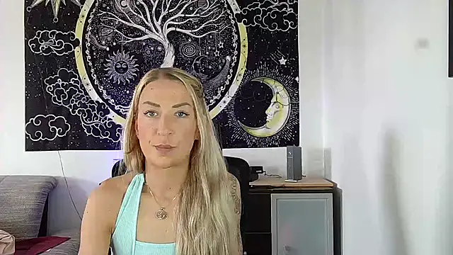 Snapshot of SexxyLiviaa chatting on July 18, 2026, 2:25 pm SexxyLiviaa online show from July 18, 2026, 2:25 pm