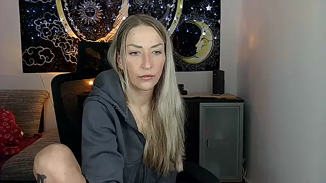 Snapshot of SexxyLiviaa chatting on November 27, 2025, 2:56 am SexxyLiviaa online show from November 27, 2025, 2:56 am