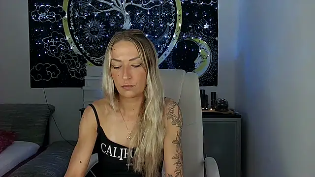 SexxyLiviaa online show from September 16, 2025, 5:36 pm