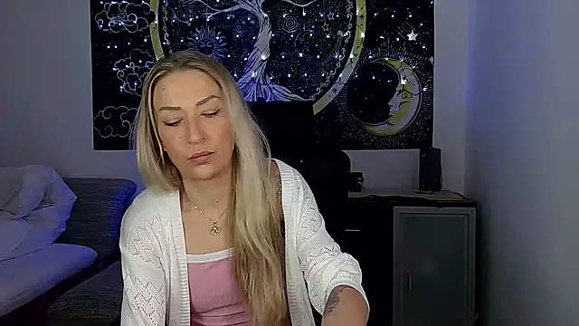 Snapshot of SexxyLiviaa chatting on February 7, 2026, 12:40 am SexxyLiviaa online show from February 7, 2026, 12:40 am