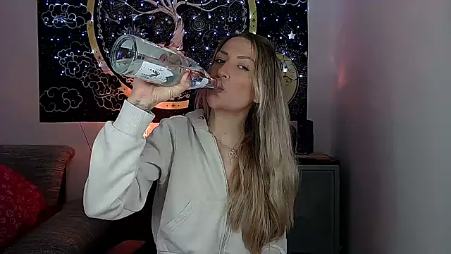 Snapshot of SexxyLiviaa chatting on January 12, 2026, 11:20 pm SexxyLiviaa online show from January 12, 2026, 11:20 pm