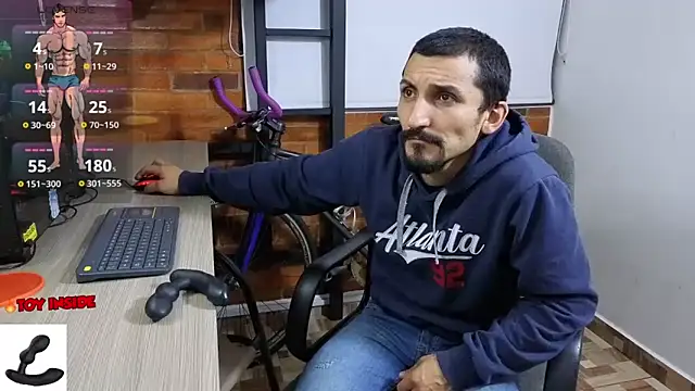 Snapshot of Marck_Muscle chatting on October 26, 2025, 3:18 am Marck Muscle online show from October 26, 2025, 3:18 am