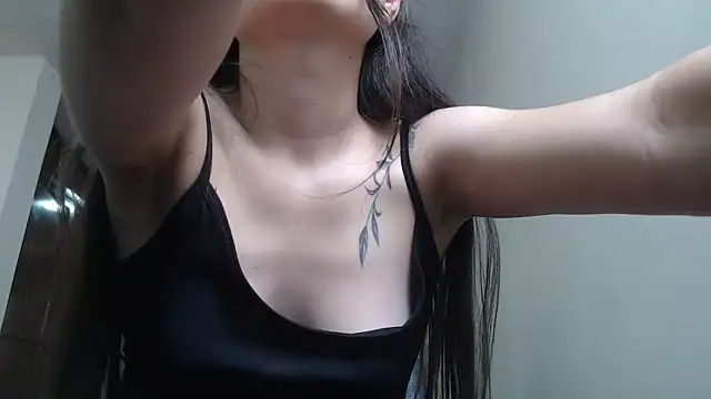 Snapshot of Karla_sweed chatting on October 28, 2025, 10:09 pm Karla sweed online show from October 28, 2025, 10:09 pm