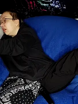 Isabella Geney online show from November 23, 2025, 7:13 pm