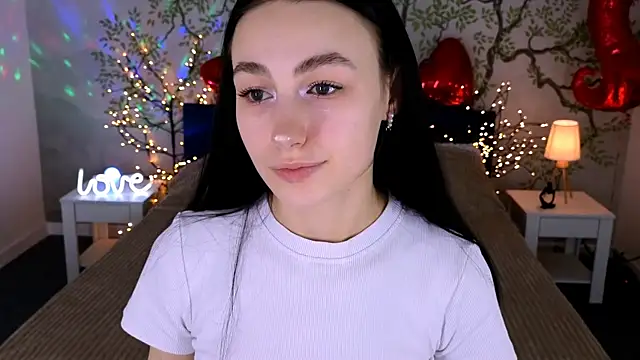 CosmicFaye online show from February 18, 2025, 9:21 am