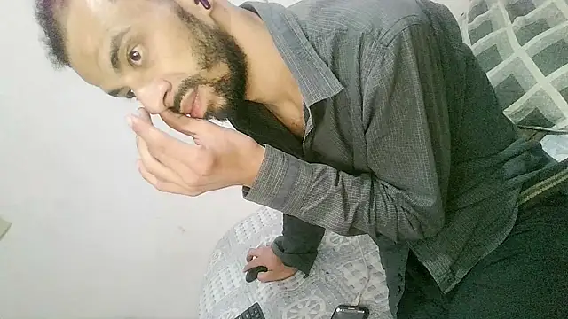 UncutToyBoy23cm online show from October 15, 2025, 8:00 am