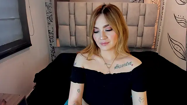 Snapshot of KataHot_ chatting on December 19, 2025, 7:49 pm KataHot online show from December 19, 2025, 7:49 pm