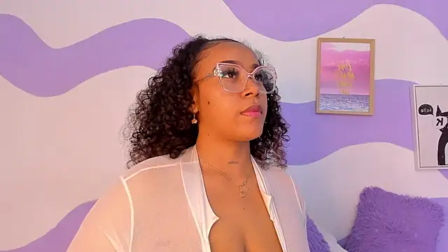 MONAAXXX  online show from March 15, 2025, 3:27 pm