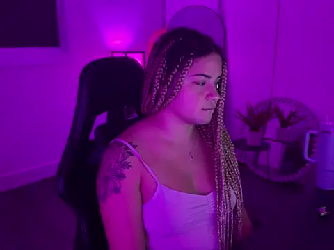 MelSaunders online show from October 26, 2025, 4:02 am