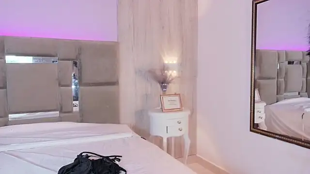 Snapshot of AbrilBrent chatting on February 16, 2026, 7:56 pm AbrilBrent online show from February 16, 2026, 7:56 pm