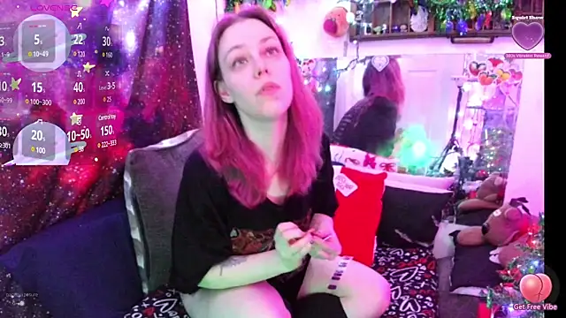 EverlyEster online show from December 20, 2024, 1:54 pm