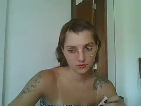 SweetyBabyDemon online show from February 12, 2025, 4:22 pm