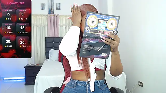 Snapshot of samantha-rose2 chatting on October 4, 2025, 10:39 am samantha-rose2 online show from October 4, 2025, 10:39 am