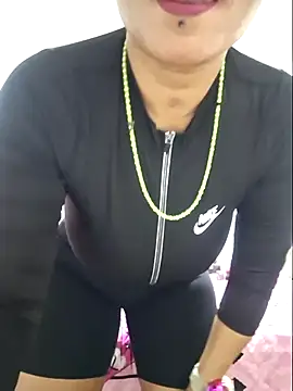 Snapshot of gatadeojosclaros chatting on October 5, 2025, 11:17 pm gatadeojosclaros online show from October 5, 2025, 11:17 pm