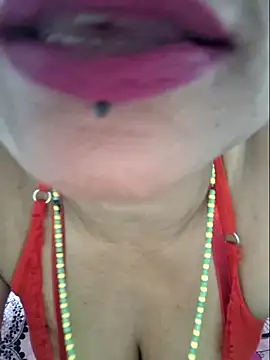 Snapshot of gatadeojosclaros chatting on October 9, 2025, 3:51 am gatadeojosclaros online show from October 9, 2025, 3:51 am