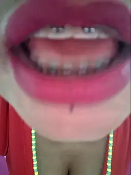 Snapshot of gatadeojosclaros chatting on October 3, 2025, 2:04 am gatadeojosclaros online show from October 3, 2025, 2:04 am