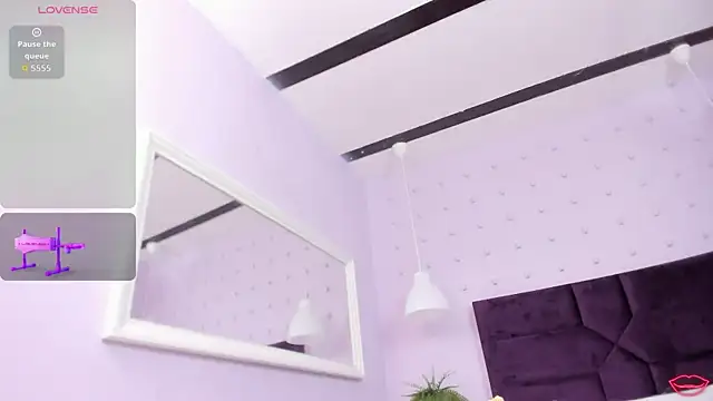 Snapshot of BrianaHazel chatting on September 24, 2025, 11:32 pm BrianaHazel online show from September 24, 2025, 11:32 pm