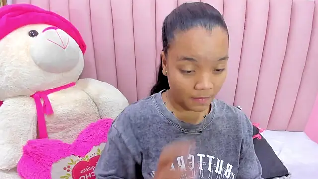 ISABELLA 020 online show from March 20, 2026, 7:15 pm