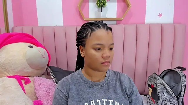 ISABELLA 020 online show from October 14, 2025, 12:06 pm