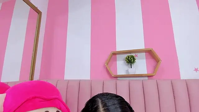 ISABELLA 020 online show from April 14, 2026, 6:35 pm