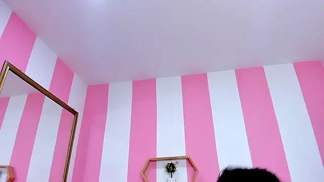 ISABELLA 020 online show from February 10, 2026, 12:48 pm