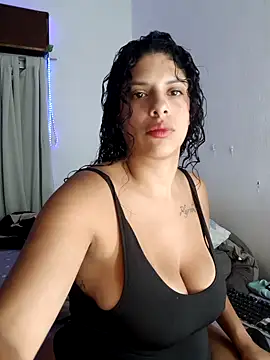 Snapshot of Shura_xxxBig chatting on February 4, 2026, 1:11 am Shura xxxBig online show from February 4, 2026, 1:11 am