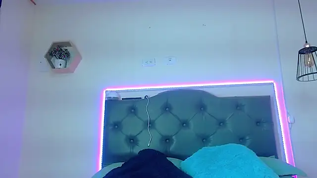 Kim clark1 online show from November 15, 2025, 8:35 pm