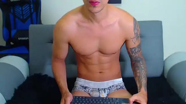 Tristan-bm online show from February 1, 2025, 2:45 pm