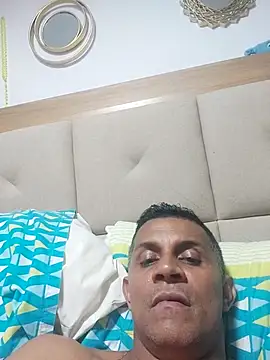 tragonandcar online show from October 14, 2025, 11:25 pm