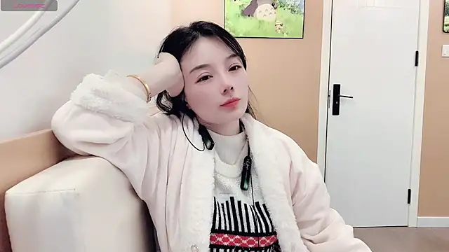 Snapshot of AKiKi711 chatting on February 12, 2026, 4:29 pm AKiKi711 online show from February 12, 2026, 4:29 pm