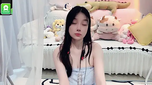 AKiKi711 online show from September 10, 2025, 4:11 am
