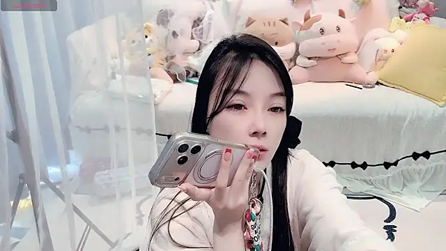 AKiKi711 online show from April 3, 2026, 5:03 am