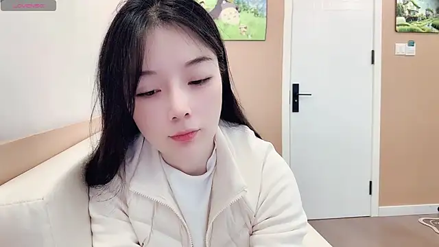 Snapshot of AKiKi711 chatting on February 4, 2026, 4:18 am AKiKi711 online show from February 4, 2026, 4:18 am