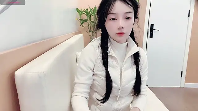 Snapshot of AKiKi711 chatting on February 15, 2026, 4:13 am AKiKi711 online show from February 15, 2026, 4:13 am